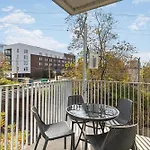Luxury On The River 4 Beds 2.5 Bath, Walk To Downtown