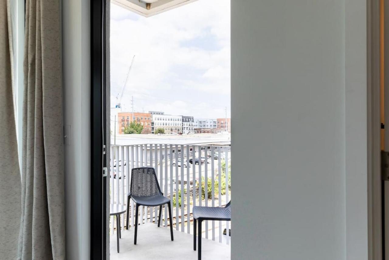 Luxury On The River 4 Beds 2.5 Bath, Walk To Downtown *