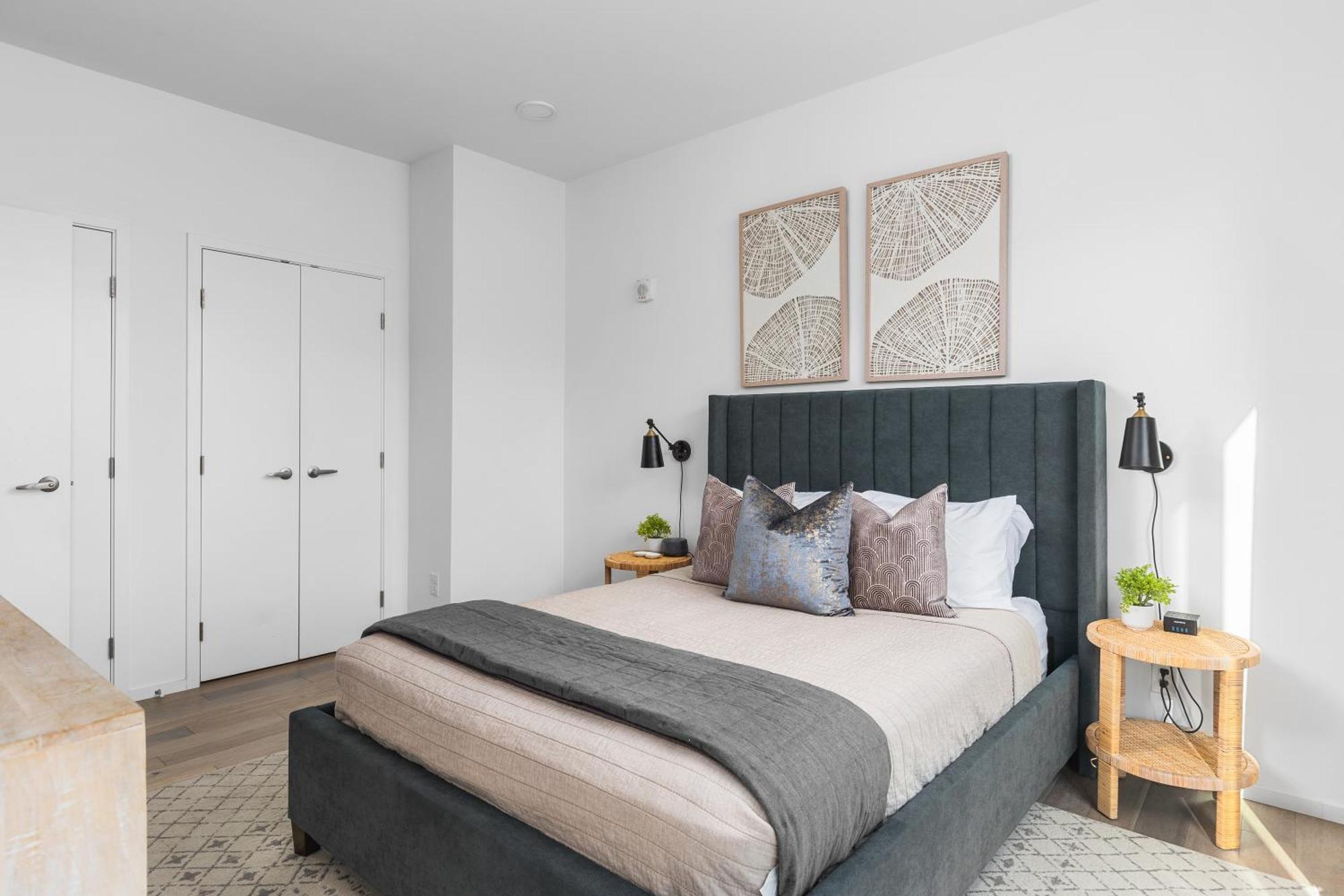 Luxury On The River 4 Beds 2.5 Bath, Walk To Downtown Apartment